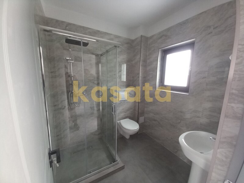 Casa 4 camere 190 mp, curte & 2 locuri parcare in zona Crisul Repede